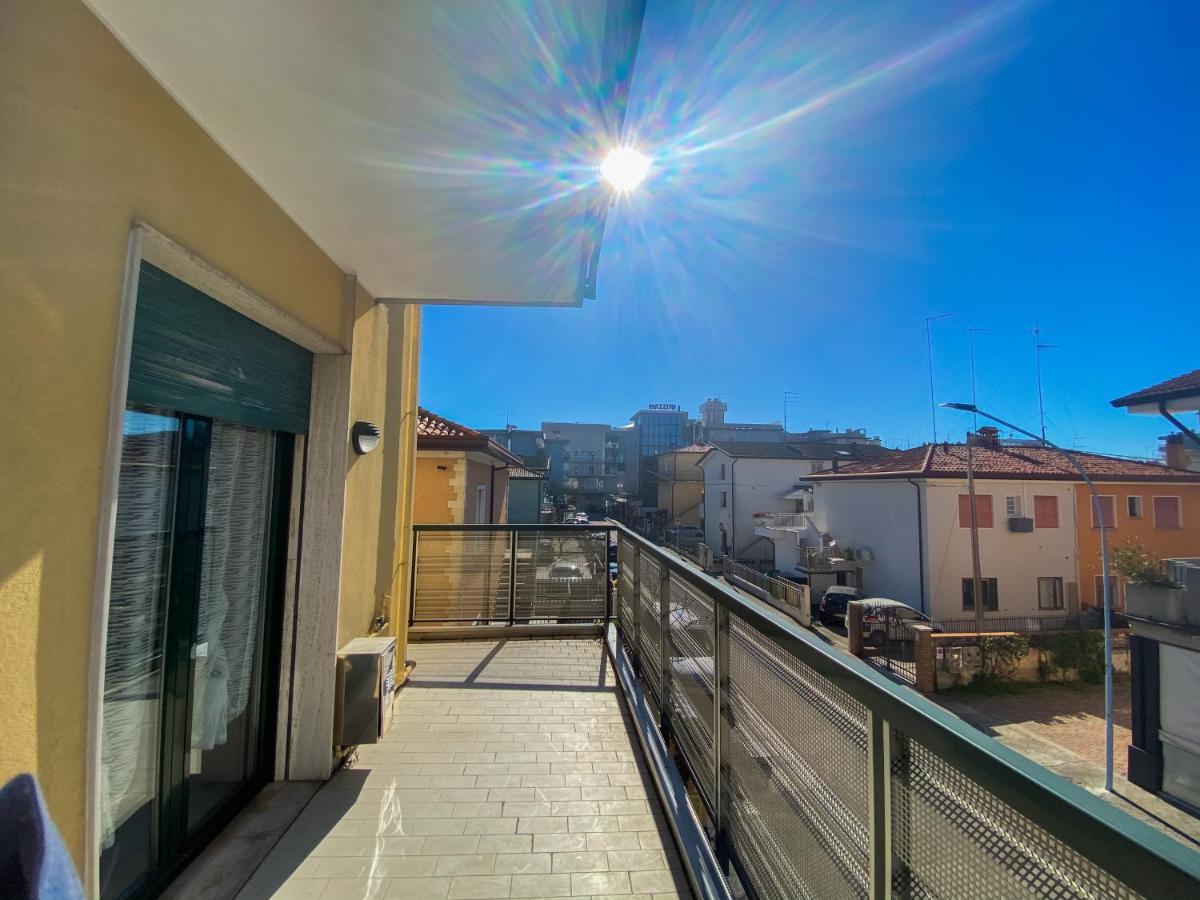 Quito Piazza Mazzini 150m Dal Mare E Vicino Pista Azzurra