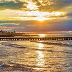 RESIDENCE QUITO PIAZZA MAZZINI 150m dal mare e vicino Pista Azzurra