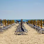 RESIDENCE QUITO PIAZZA MAZZINI 150m dal mare e vicino Pista Azzurra